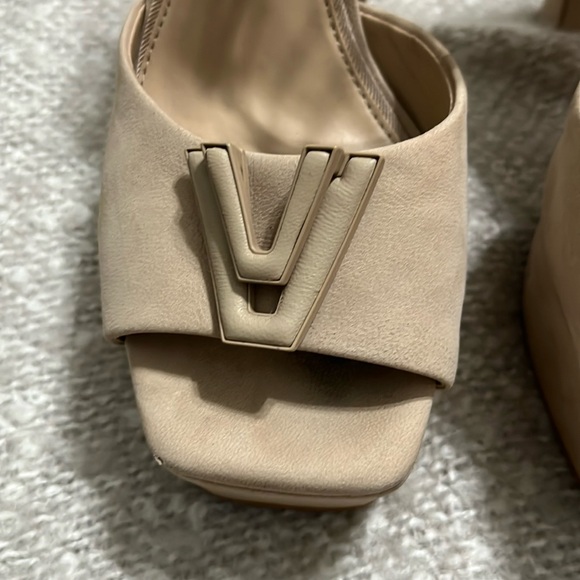 Gianni Bini x Venita Aspen Sienna Taupe Suede Platform Dress Sandals - Picture 4 of 14